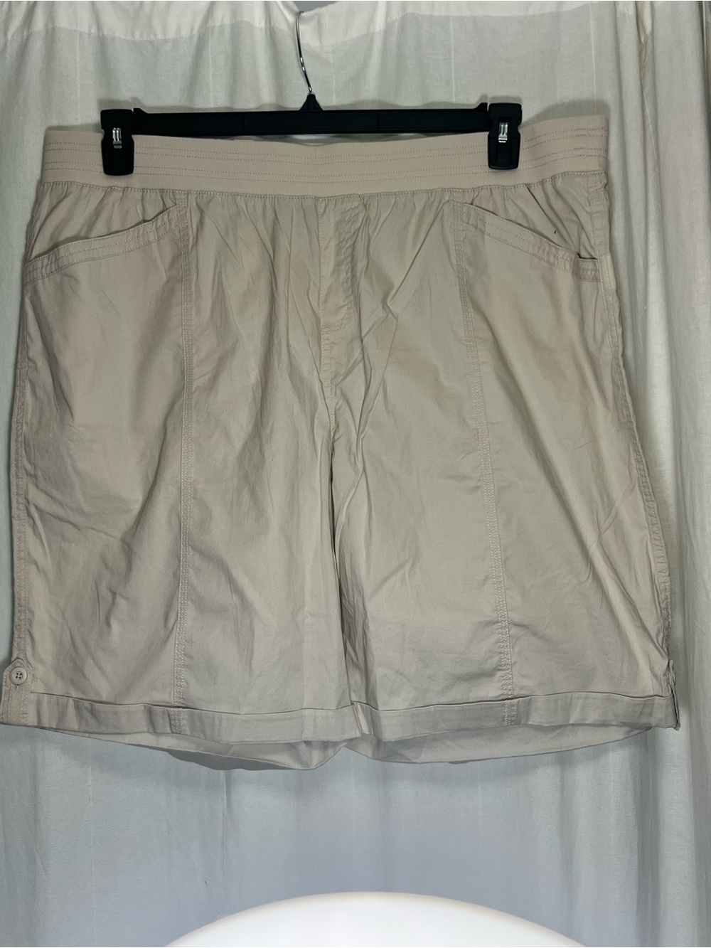 Briggs New York Women's Light Beige Hybrid Shorts
